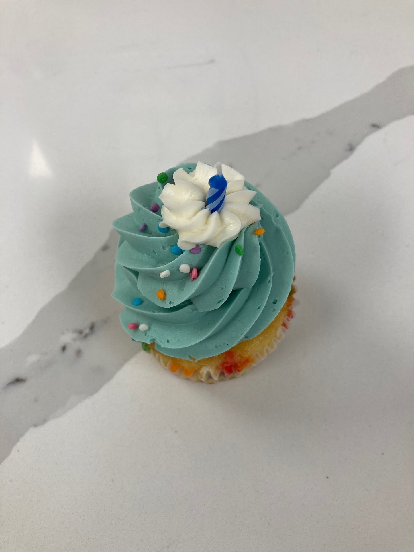 Birthday Cake cupcake